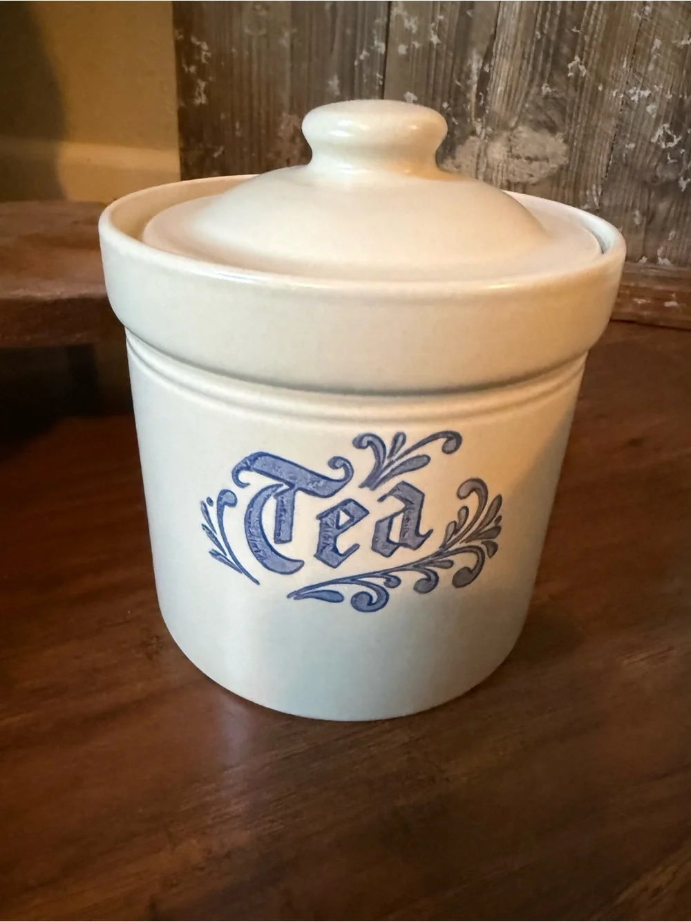 Vintage Pfaltzgraff Yorktowne Canister Set of 3 USA Flour Sugar Coffee Copyright